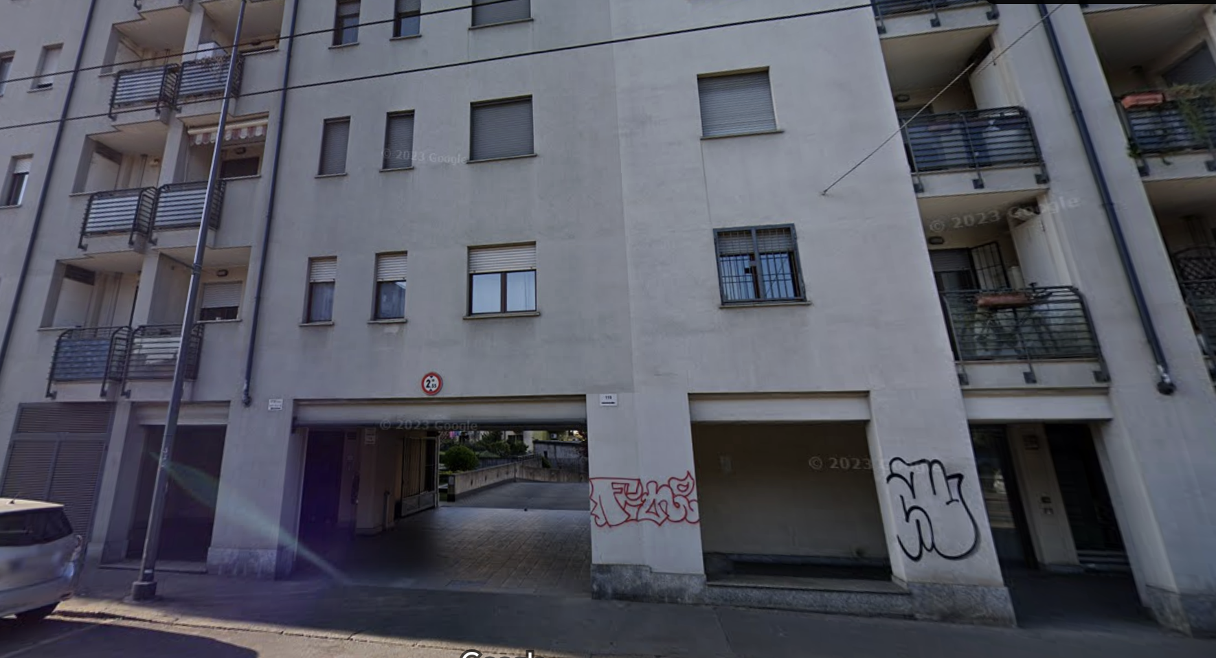 Via Palizzi ingresso garage