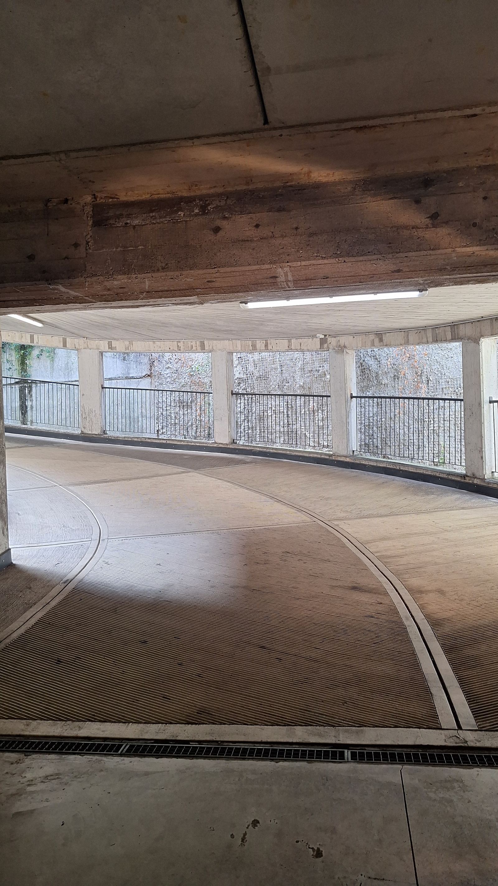 Rampa di accesso al piano box